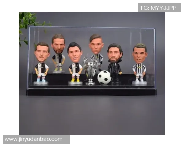 独特足球明星摆件生日礼物让你的祝福更具个性与魅力