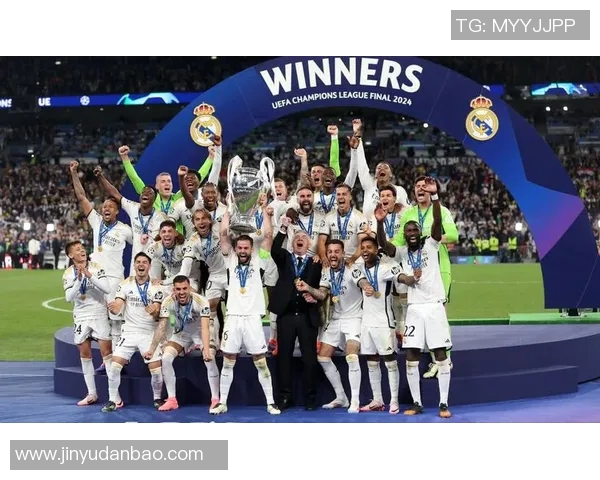 五位国际足球明星的传奇故事与辉煌成就揭秘 五位国际足球明星的传奇故事与辉煌成就揭秘